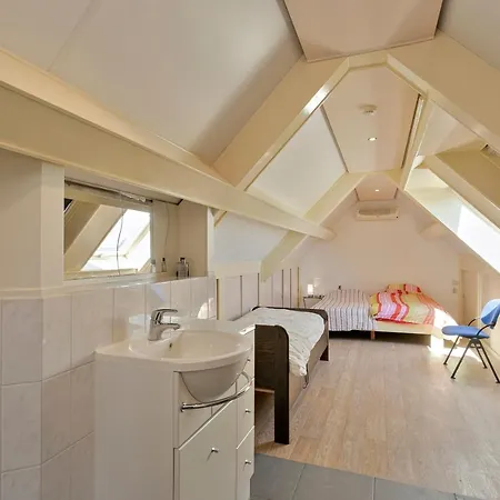 לינה וארוחת בוקר Leudal