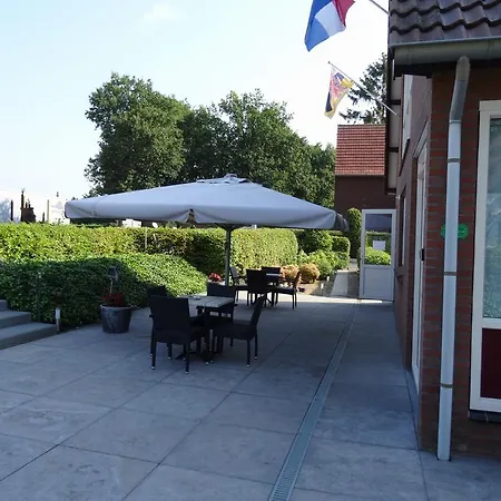 לינה וארוחת בוקר Leudal